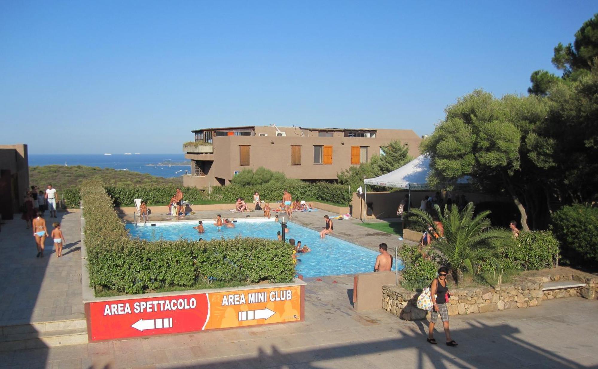 Aparthotel Centro Vacanze Cugnana Verde *